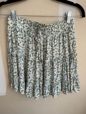 Floral Tiered Mini Skirt - Sage Green Daisy